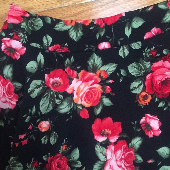 Like New Ambiance Size S Black Flowy Skirt with Different Rose Designs - Picture 3 of 4